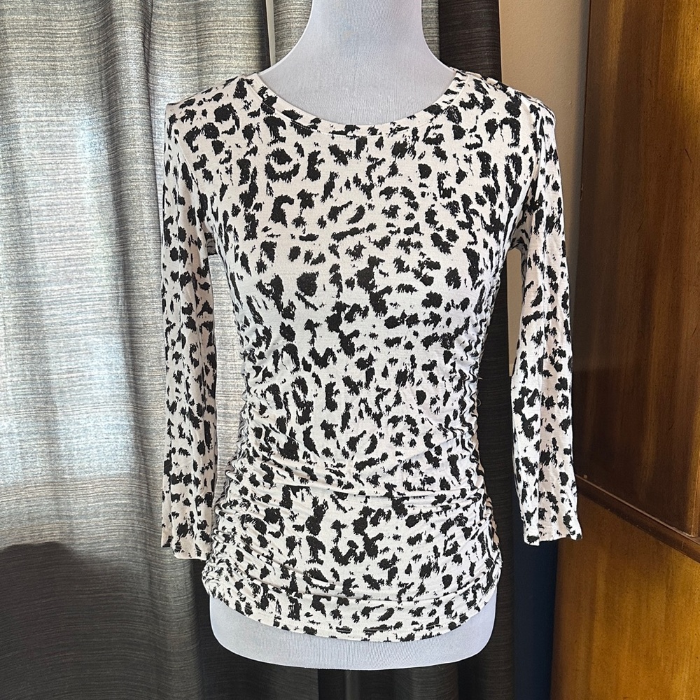 Jennifer Lopez Leopard Print Women's Top - Black and White Size Small